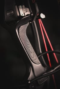 Image 1 of HOYT RX-8 CARBON GRIP