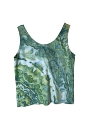 Image 7 of ♻️ UPCYCLED L Cotton Tank in Verdant Agate Ice Dye