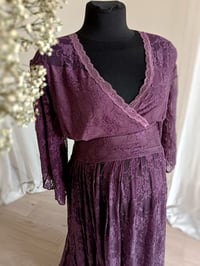 Image 3 of photography lace dress Melanie - size M - dark purple | photo props