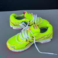 Image 3 of size: us9.5 uk7.5 eu41.5 cm26