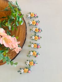 Image 2 of summer flower clip