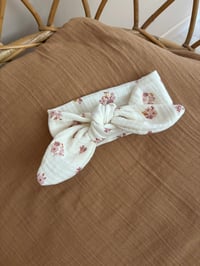 Image 3 of ATTACHE SUCETTE OU BANDEAU FLEURI BONBON