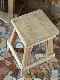 Image 4 of Le tabouret rustique 