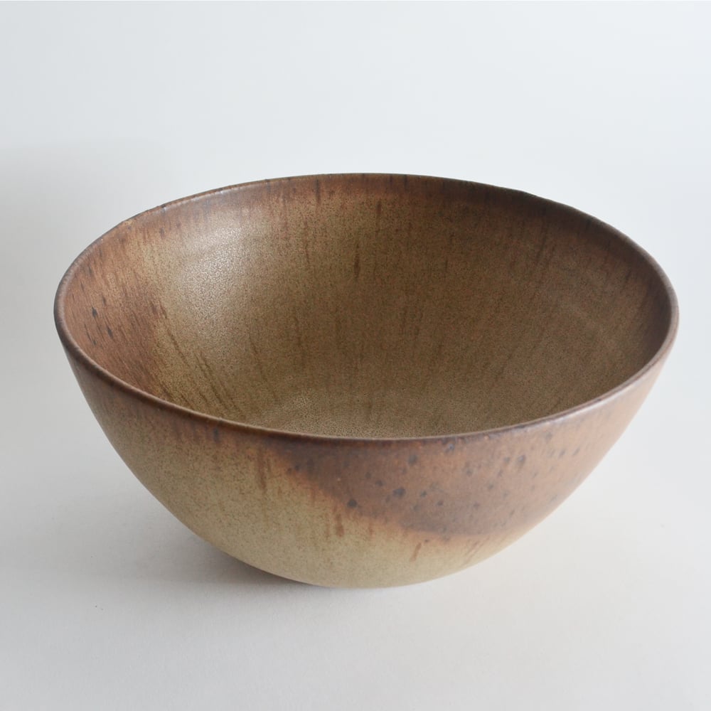 earthy deep serving bowl / studiojoo