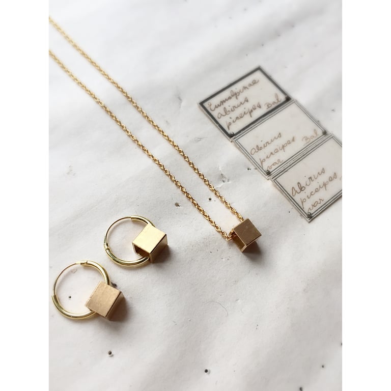 The Square Golder Necklace Image 2