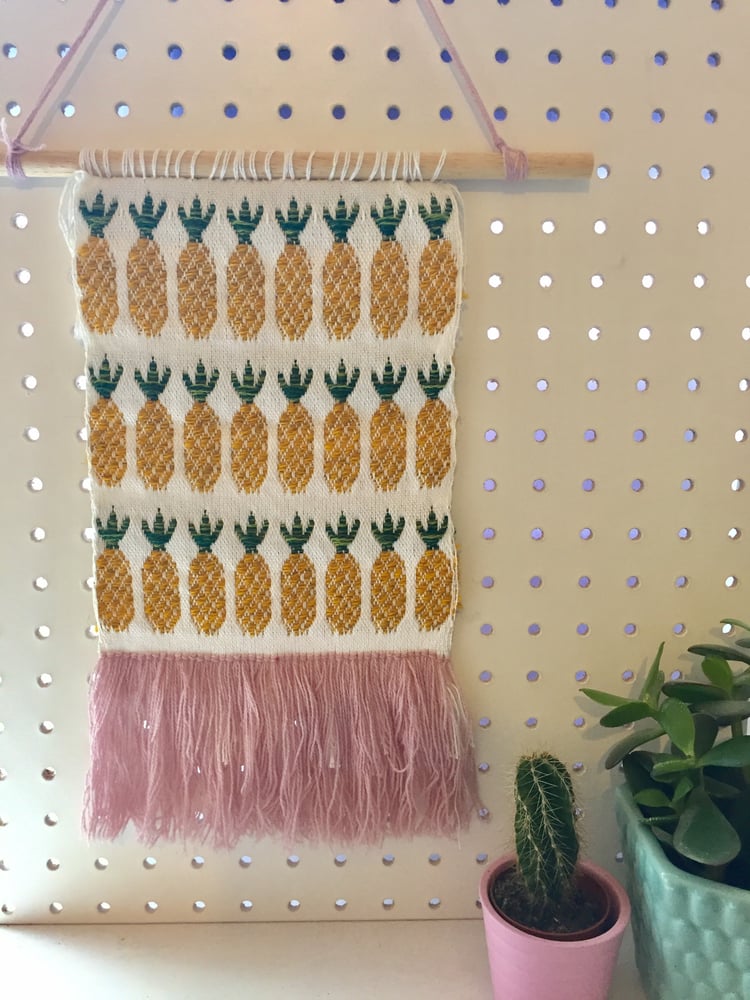 Image of Medium Pineapple Wall Hanging