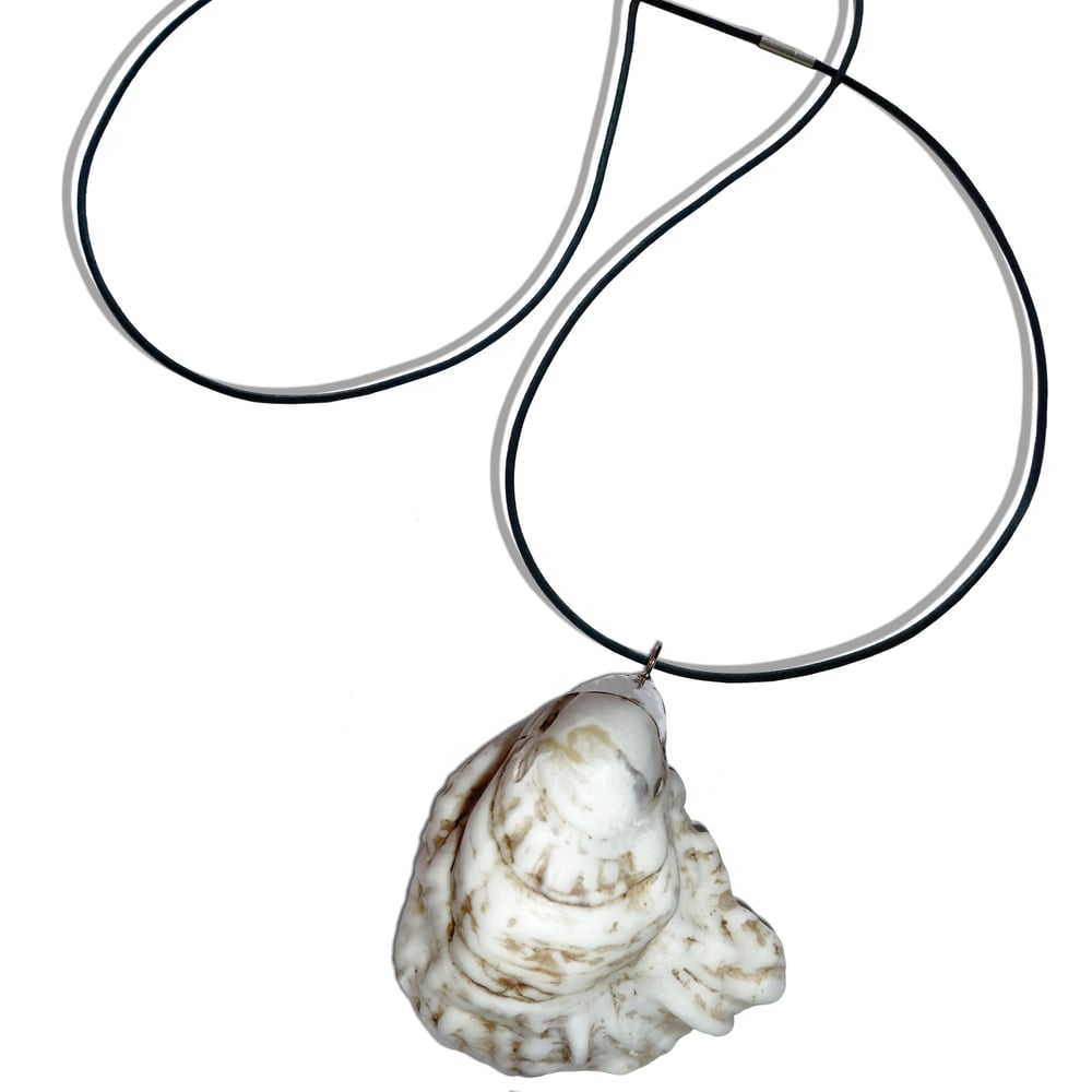 Image of Oyster Pendant