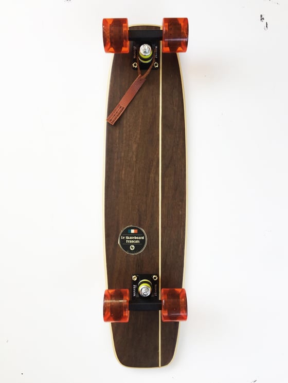Image of WALNUT CRUIZ