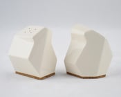 Image of salt/pepper shakers --Bird