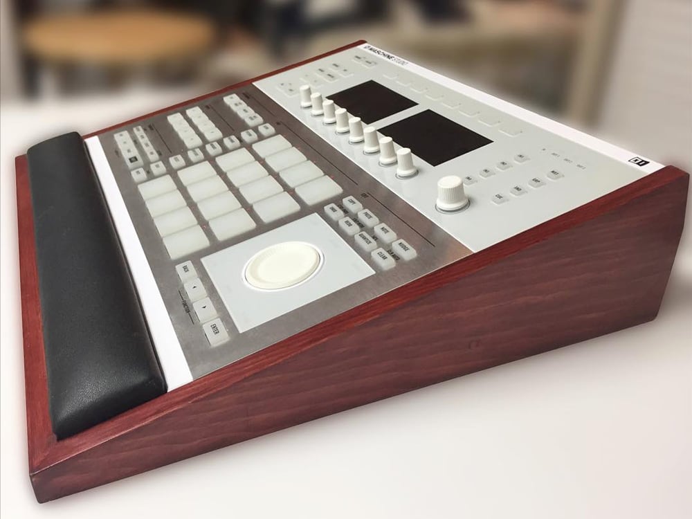 Image of Maschine Studio Stand w/ Hand Rest