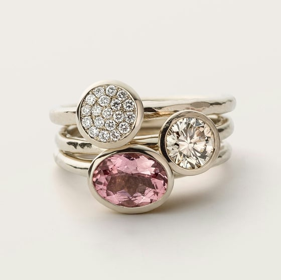 Beeld van Stacking rings diamonds and tourmaline