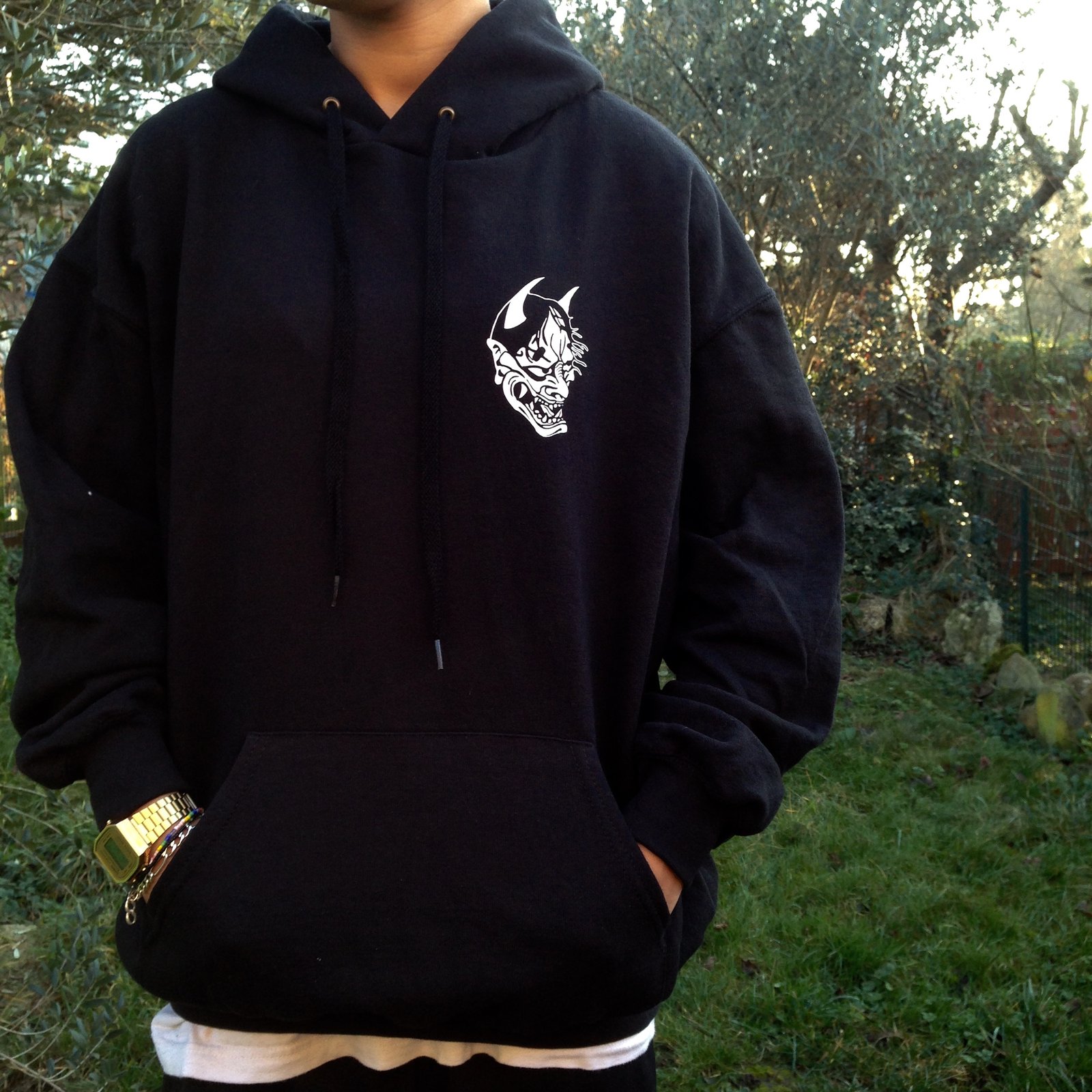 oni sweater