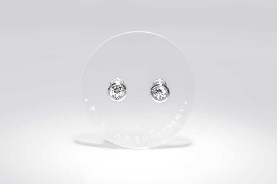 Image of "So wonderful" silver earrings with rock crystals  · QUAM MIRE ·