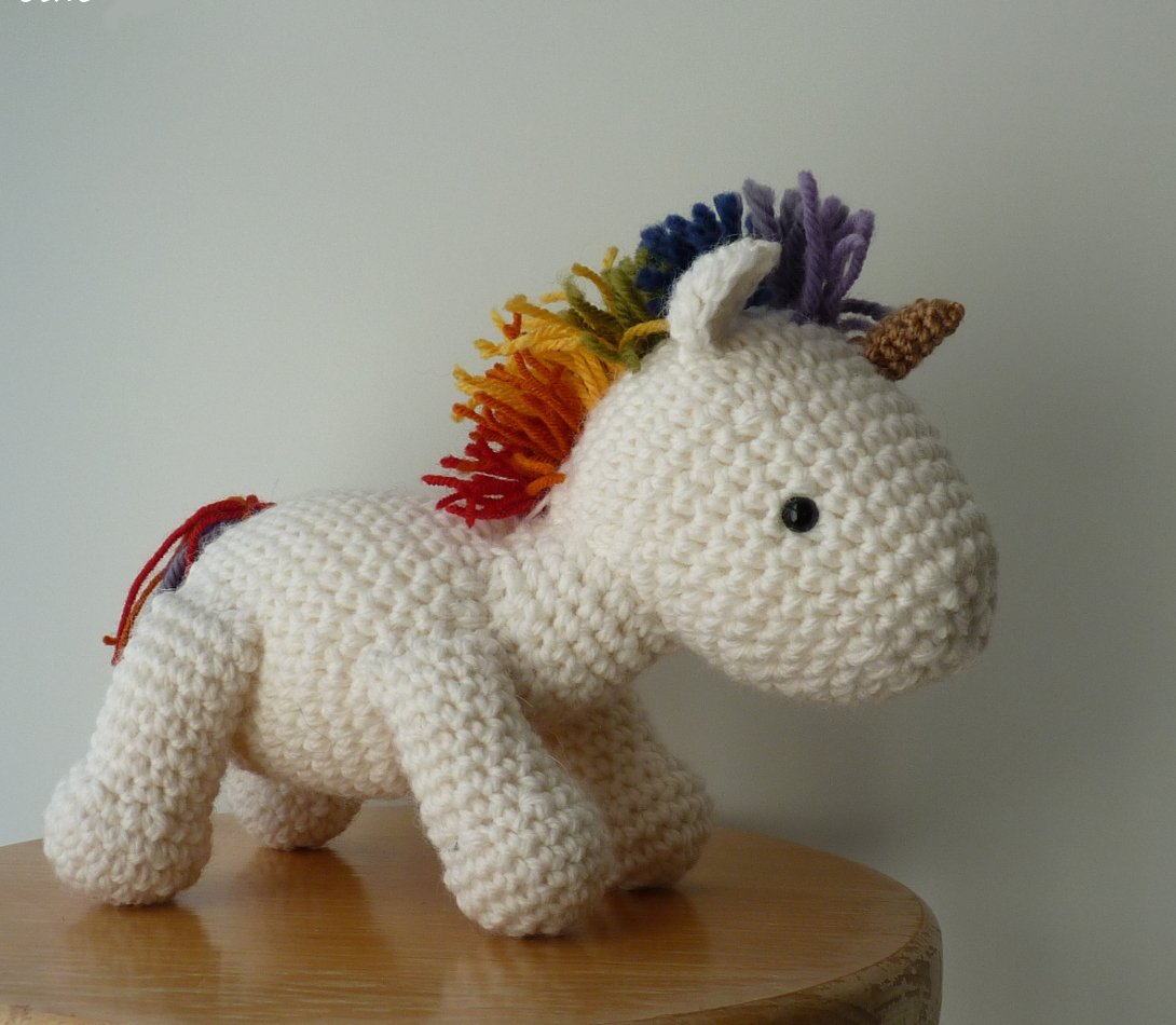 peluche licorne arc en ciel