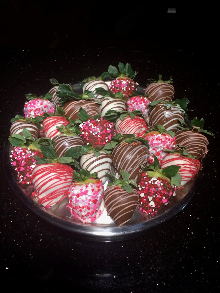 Image of Assorted Chocolate Covered Berries