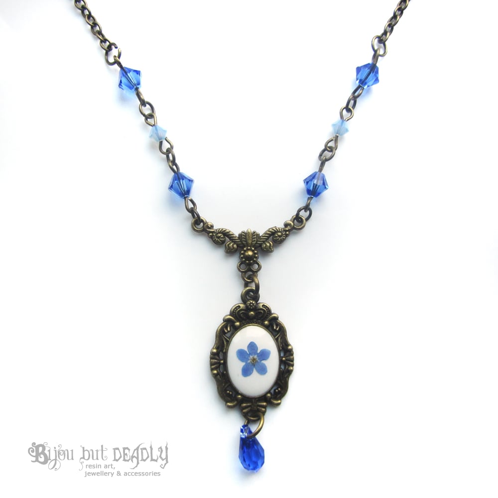 Forget-me-not Flower Beaded Victoriana Cameo Necklace