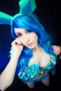Image 1 of Glaceon Photoset