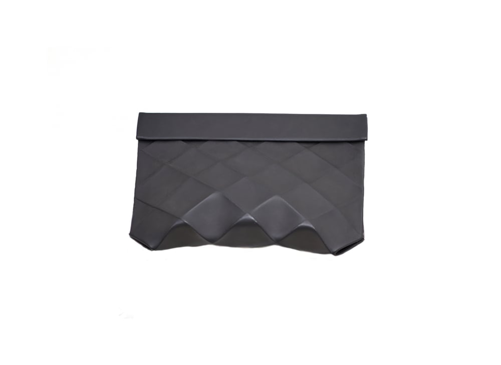 Image of CLUTCH IN ECO LEATHER BLACK - SIZE M