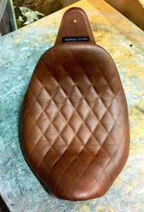 Image of DIAMOND STITCHED LOWRIDER LEATHER SEAT FOR TRIUMPH SPEEDMASTER AMERICA