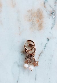 Tiny stars & pearls earrings