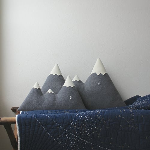 Image of XL- XXL mountain pillows