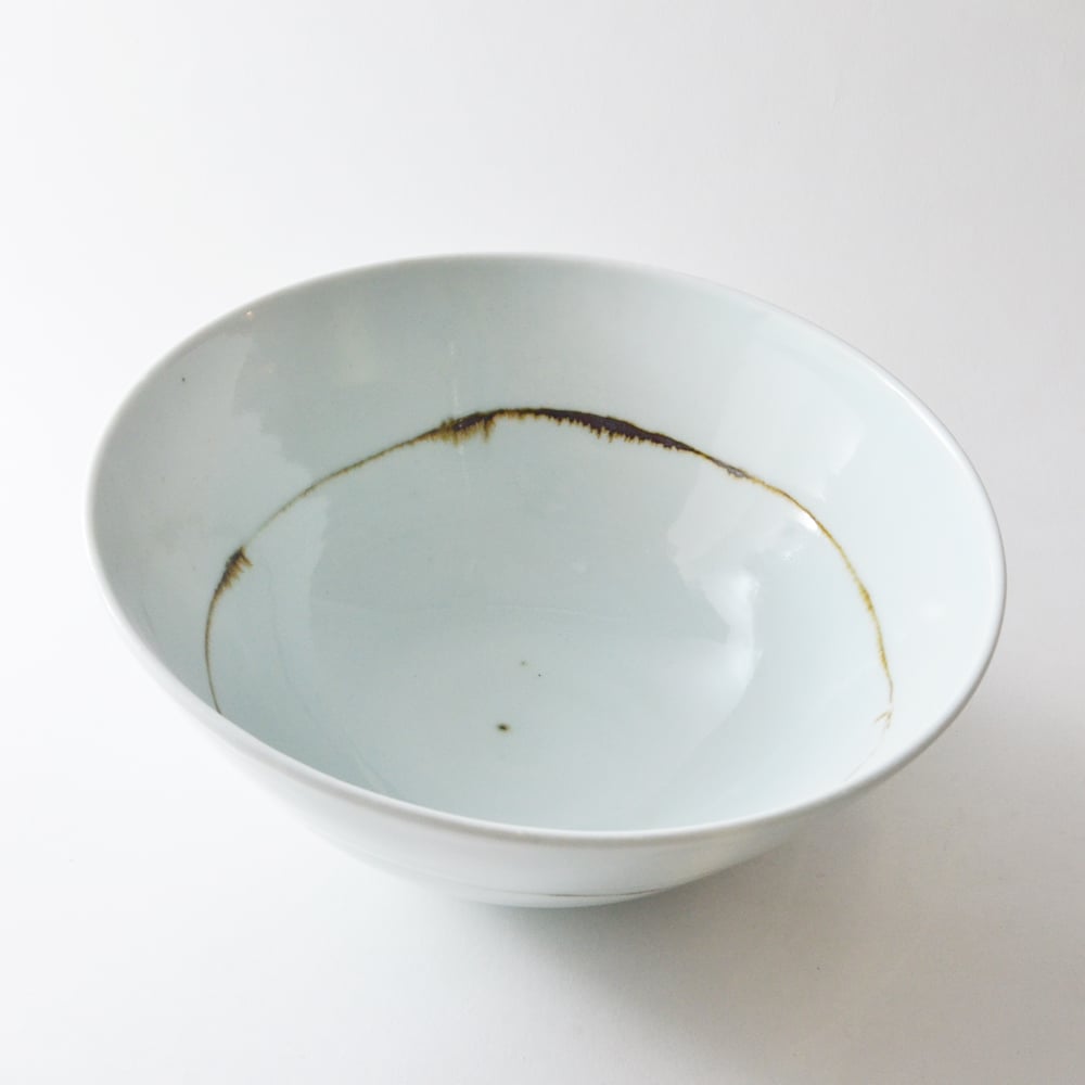 Image of medium serving bowl