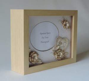 Image of Gold Silhouette Dog Flowers (00180) Free Postage and Packing