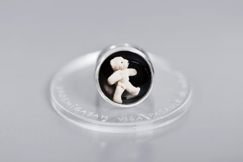 Image of "Every land is.." teddy-bear’s silver ring with photo and rock crystal · OMNE SOLUM ·