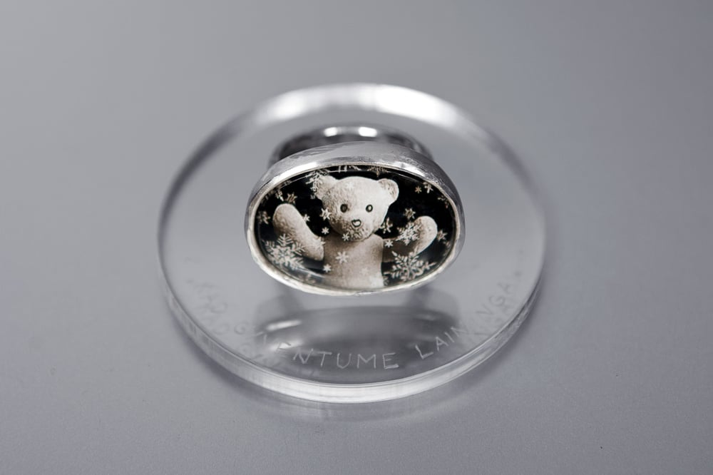 Image of "To live happily" teddy-bear’s silver ring with photo and rock crystal  · AD BEATE VIVENDUM ·