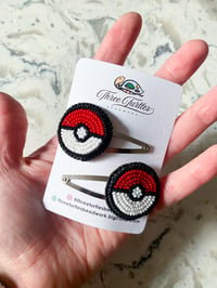 Image 2 of Poké Ball Hairclips 
