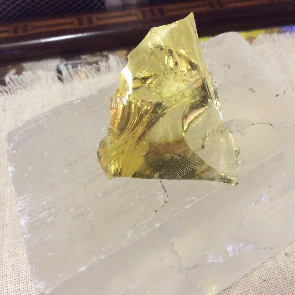 Image of Luminescent Yellow Andara Crystal 22 grams
