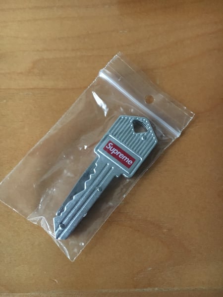Image of Supreme key knife