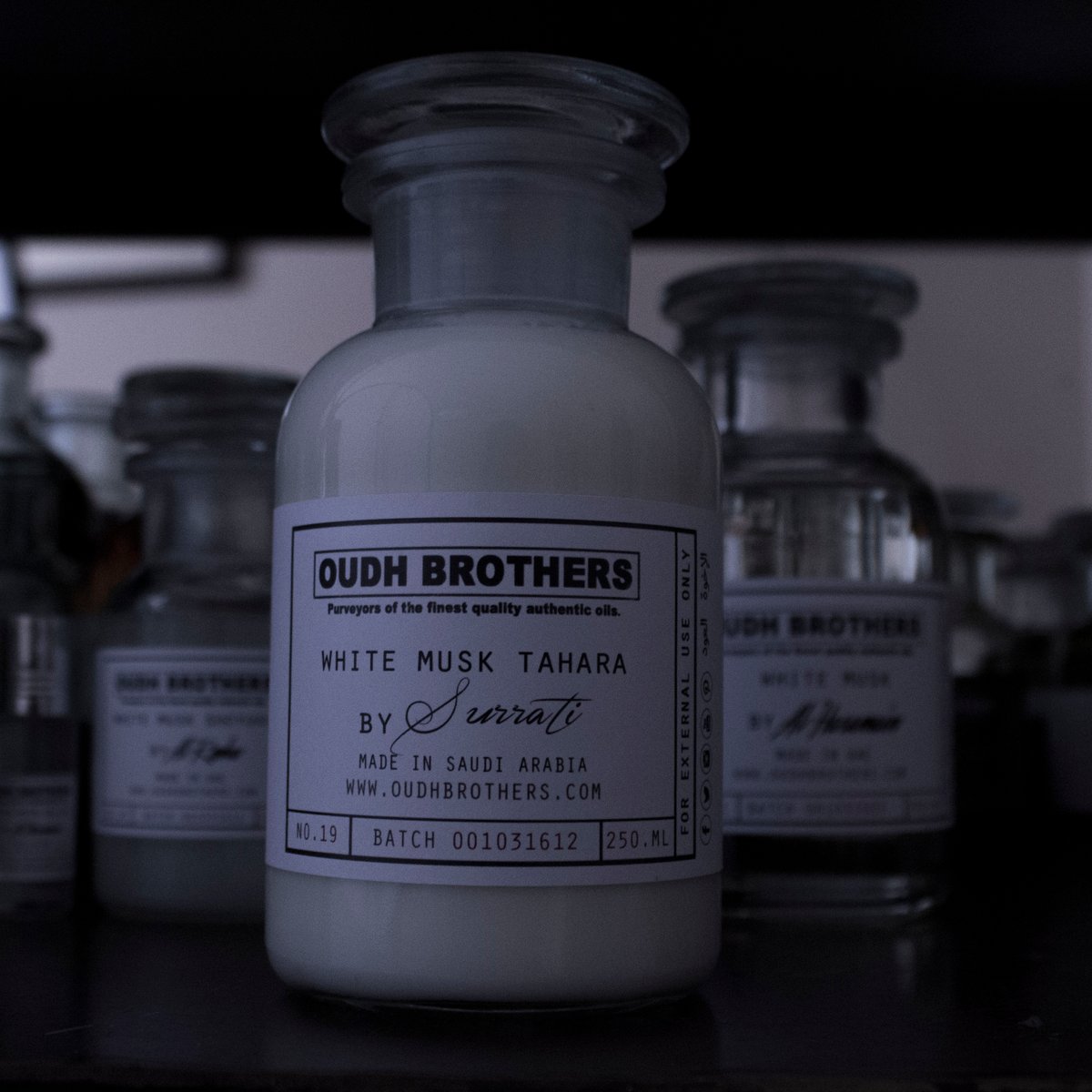 Image of No. 19, WHITE MUSK TAHARA
