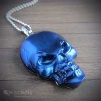 Image 2 of Metallic Blue Resin Skull Pendant * ON SALE - Was £20 now £12 *