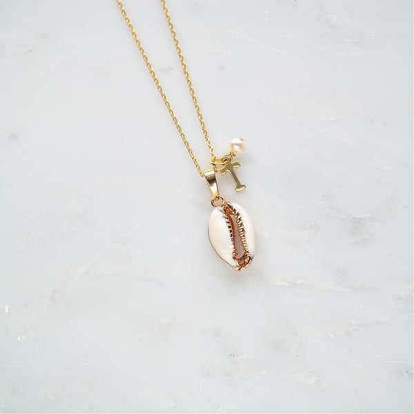 Image of Cowrie shell necklace