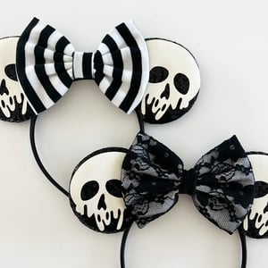 Image of Skull Mouse Ears with Black and White Bows 