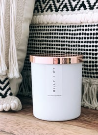 Image 2 of Cambridge Luxe Matte White Soy Candle