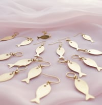 Image 1 of Peces de plata de ley bañados en oro de 24k