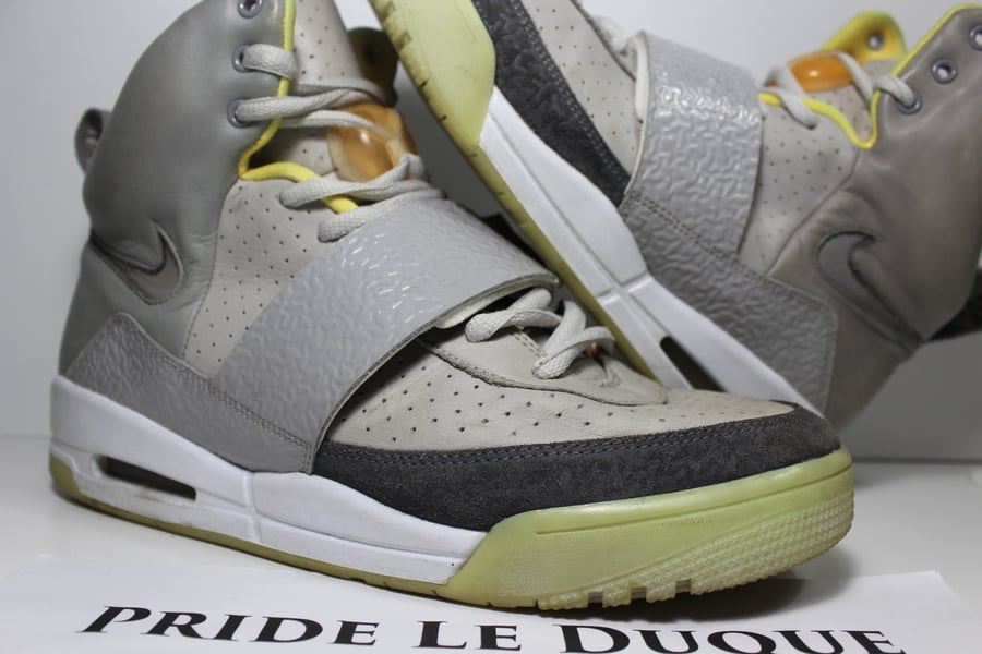 Image of 100% Authentic Nike Air Yeezy "Zen Grey" Size 10.5 Pre-Owned