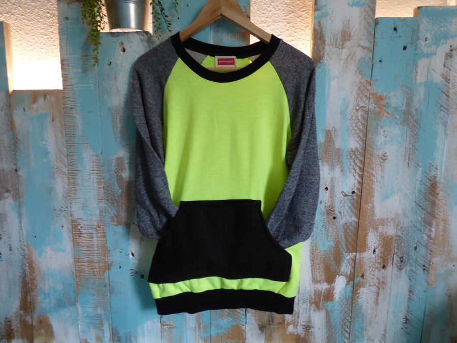 Image of SUDADERA NEON (AMARILLO&NEGRO)