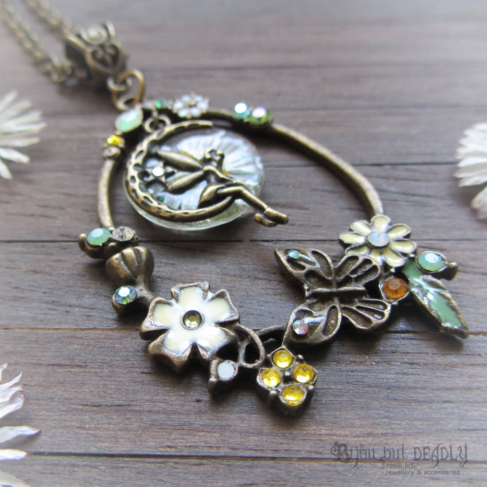 Fairy Wish Daisy Floral Necklace