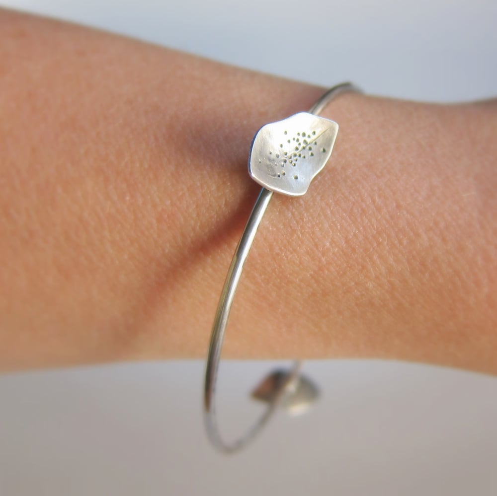 Image of leaf bangle