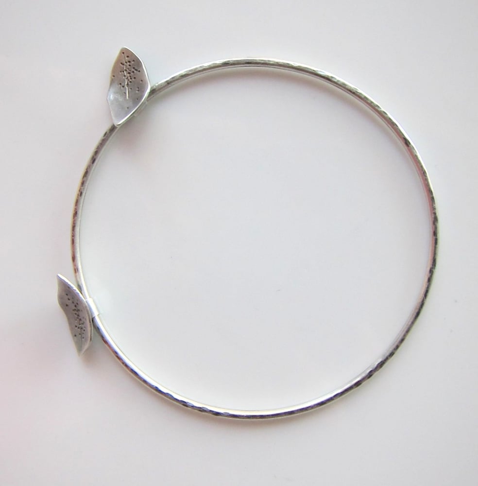 Image of leaf bangle