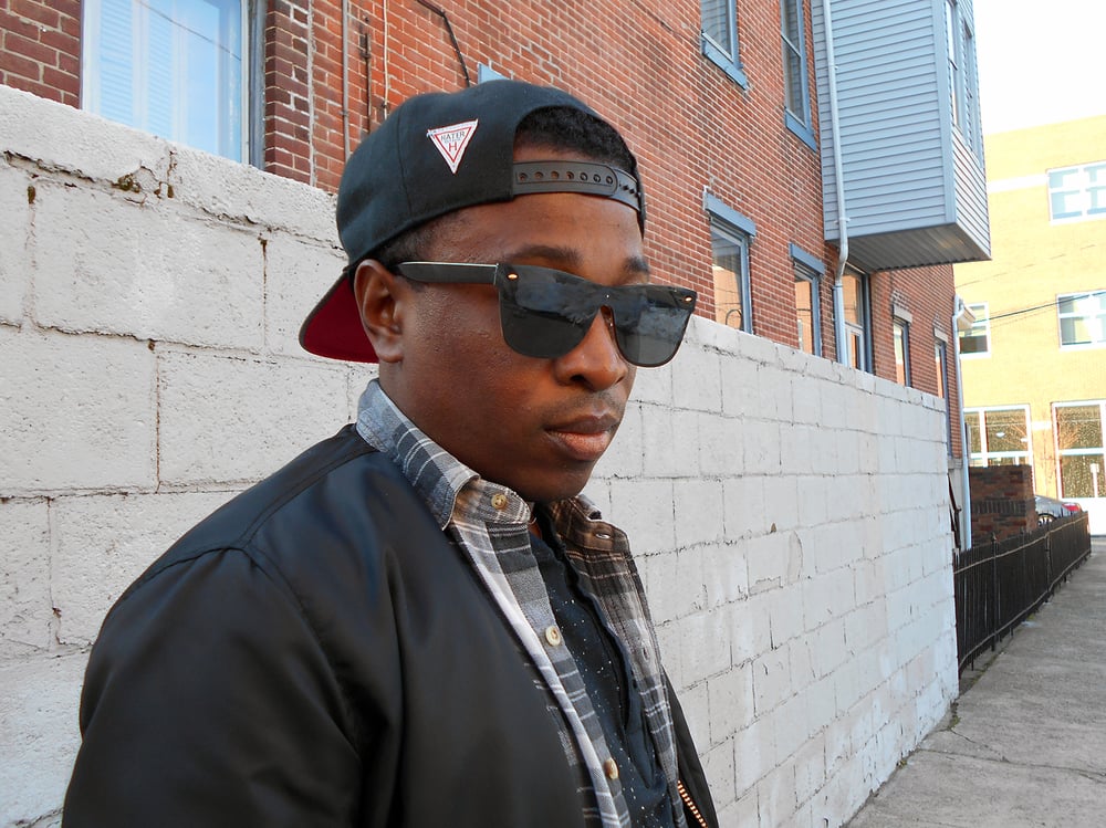 Image of DeShawn: Trendy Black Rimless Wayfarers