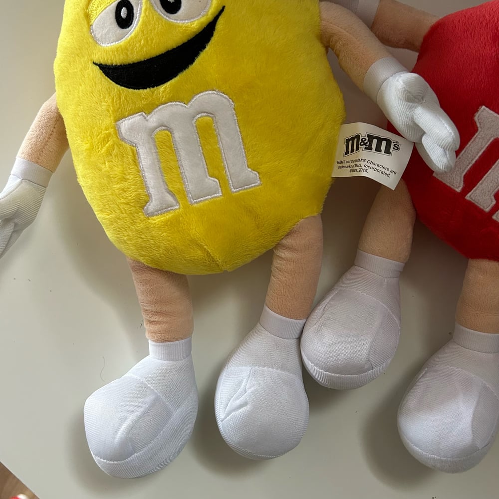 Image of LOT PELUCHES M&M's