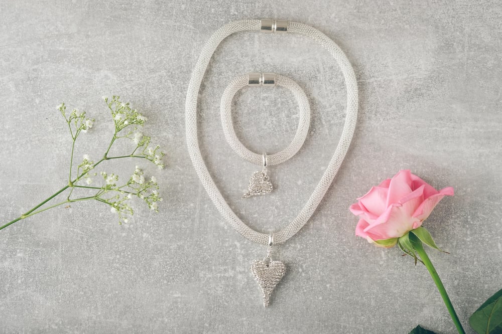 Image of Silver magnetic necklace with heart