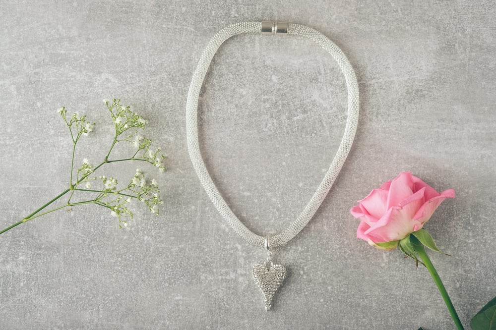 Image of Silver magnetic necklace with heart