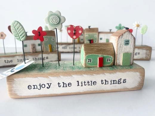 Thimbleville Two houses and flower Blocks ‘Enjoy the little things’