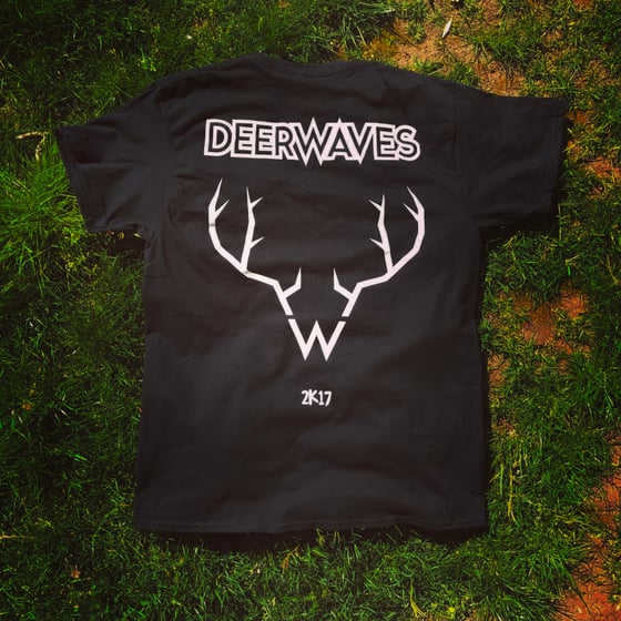 Image of T-Shirt Deer Waves