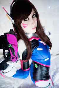 Image 2 of D.Va Set